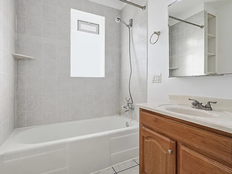104 Jessamine Ave W — Photo 21