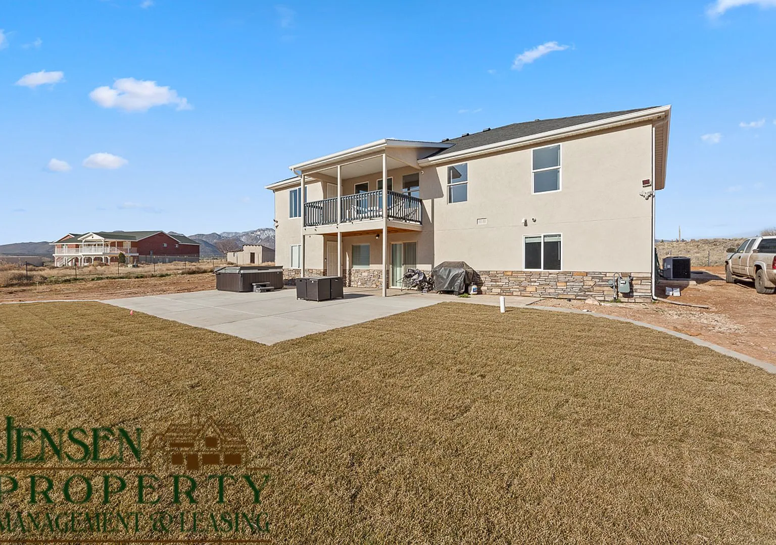 Beautiful Home in New Harmony — Photo 2