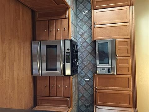 4th image of 1120 Heather Ln