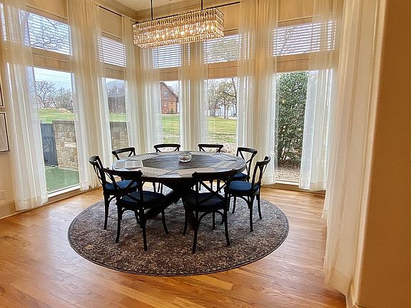 3rd image of 720 Estates Dr