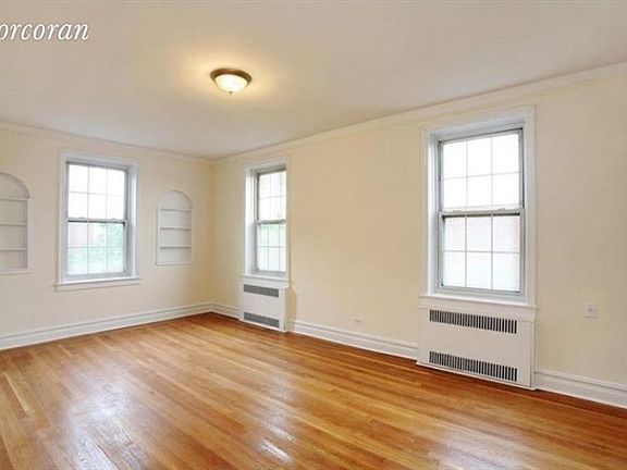 3rd image of 225 Sterling Pl APT 6E