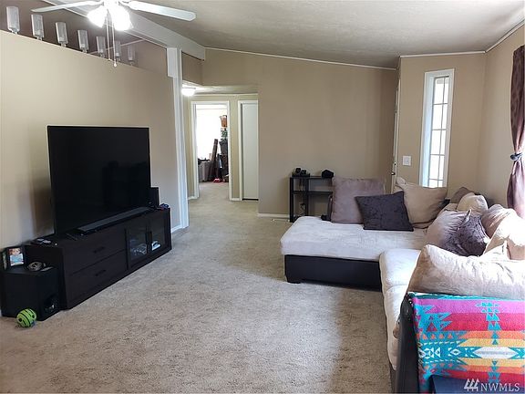 4th image of 8422 195th St E #113SP