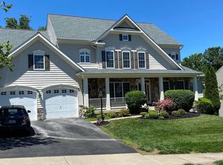 3325 Dondis Creek Dr, Triangle, VA 22172