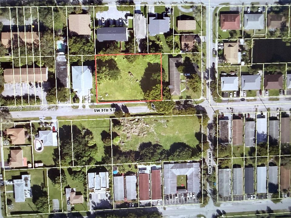 2nd image of 920 SW 9th St