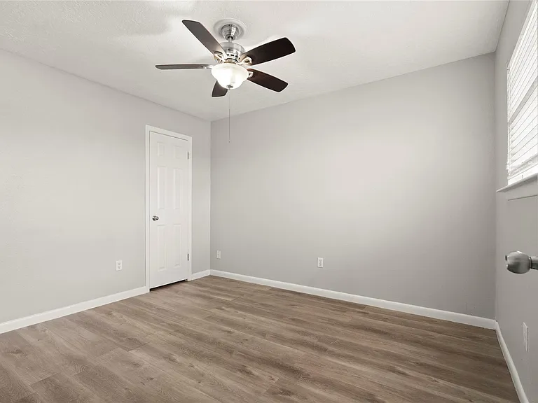 907 Northbend Dr — Photo 18