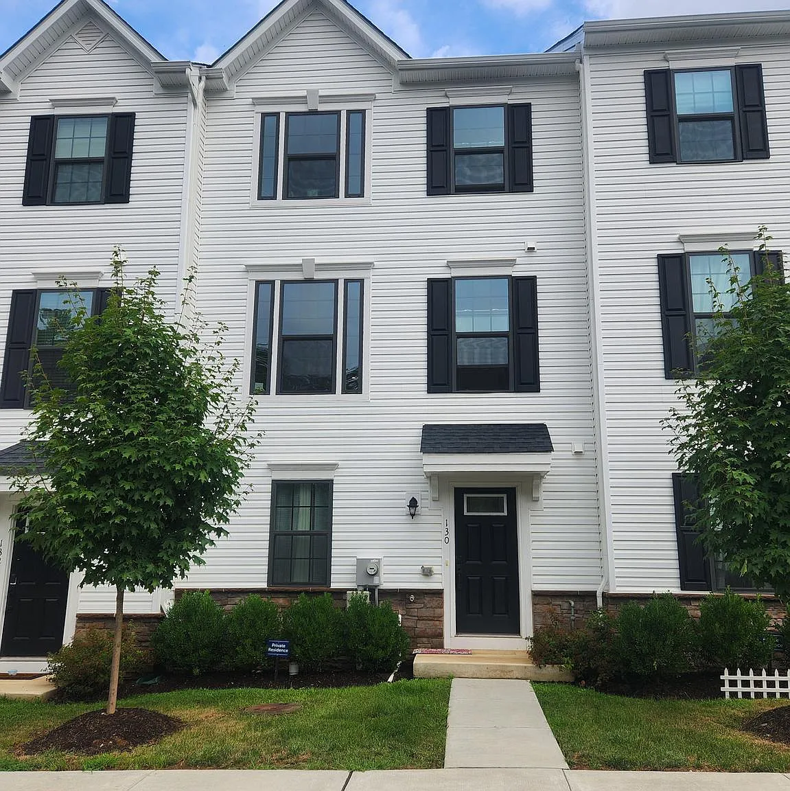 3 bed, 4.0 bath, 1498 sqft, $3,500 — Photo 1