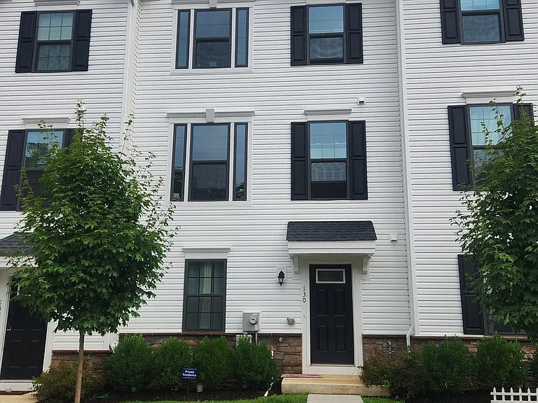 130 Arcadia Way — Photo 1