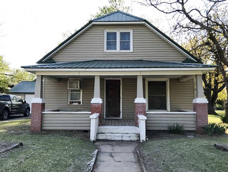 1st image of 224 N Western St