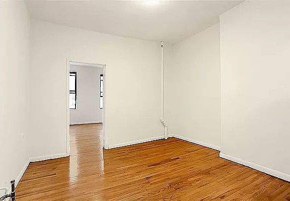 5th image of 136 Allen St APT 14