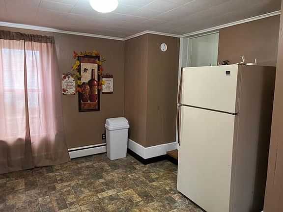 2nd image of 167 Main St APT 2