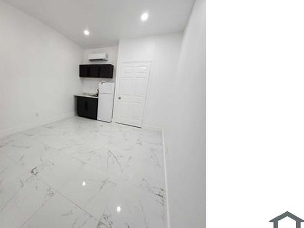 8142 New Kings Rd #11