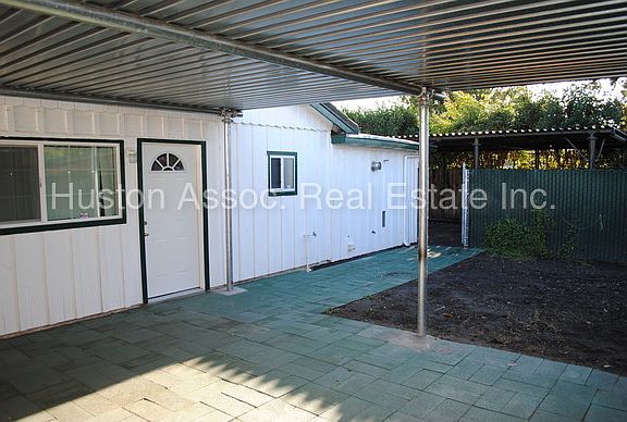 3rd image of 1101 El Camino Ave