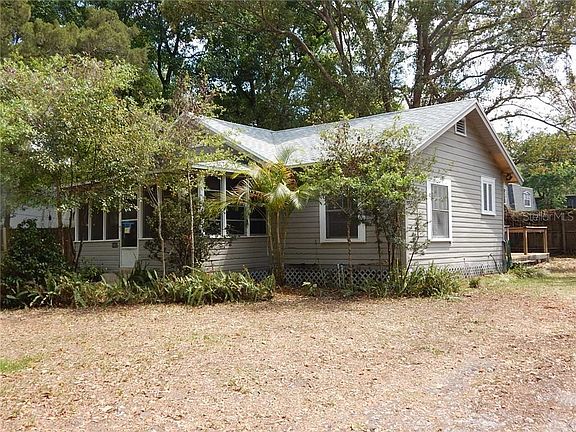 2nd image of 1412 Noble Pl