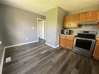 4th image of 1901 Woodbine Ave