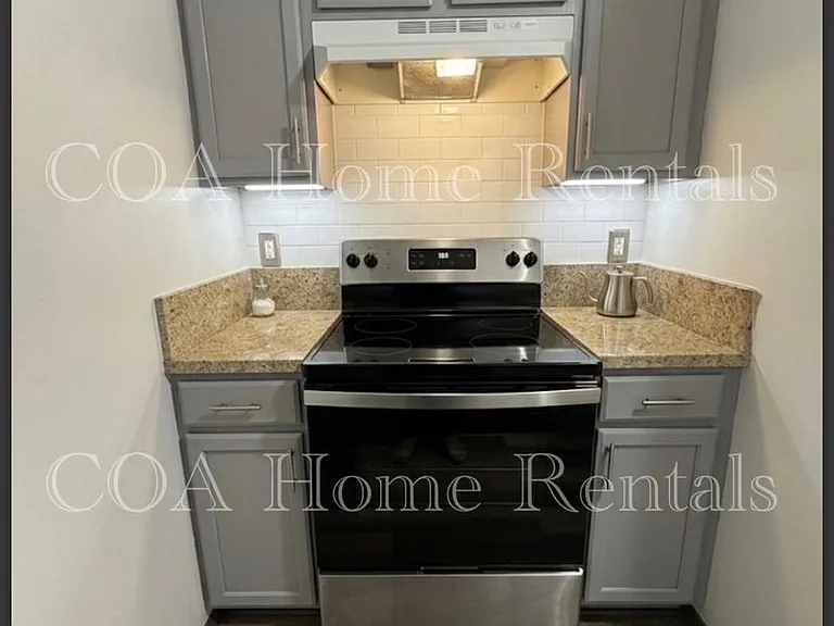 1249 N Minnesota Ave — Photo 6