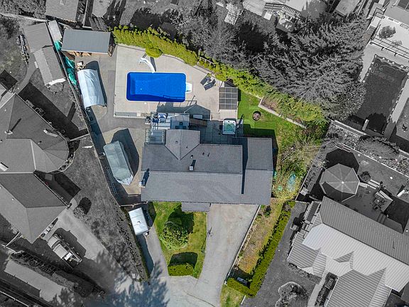 5th image of 2541 Montrose Way