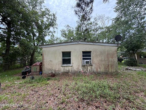 2nd image of 2837 LIPPIA Road
