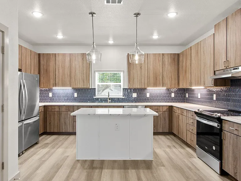 2702 Lubbock Ave — Photo 5