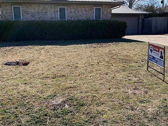 2nd image of 7406 NW Woodland Dr