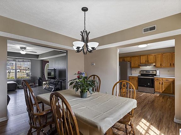 5th image of 109 Laurel Ct