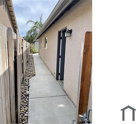 3rd image of 939 E Vine Ct