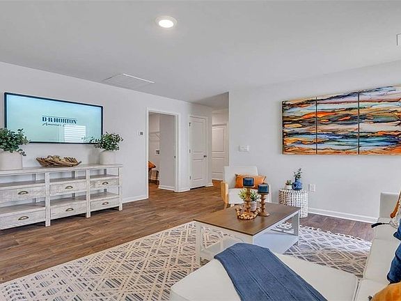 5th image of 227 Lakeside Drive