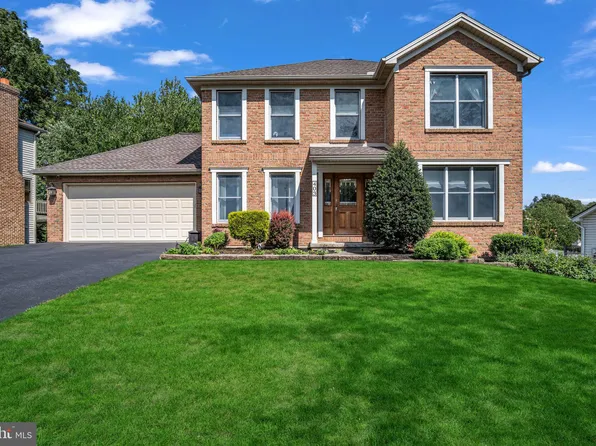 403 Grist Mill Rd, Hummelstown, PA 17036