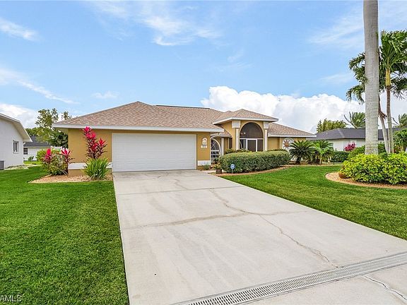 4th image of 1012 SW 54th Ln