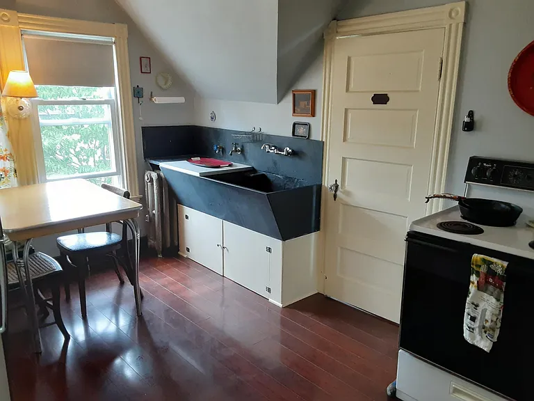 319 Woodford St #3 — Photo 2