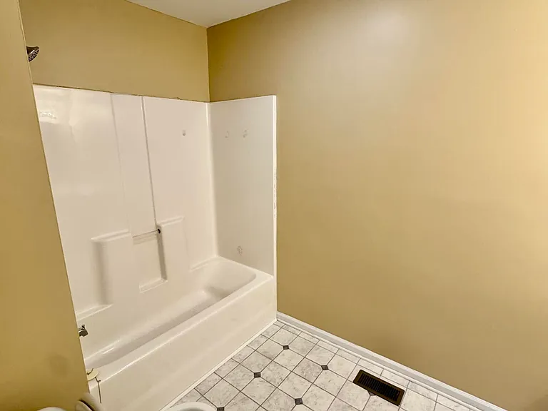 2506 B Bluff View Ct #B — Photo 8