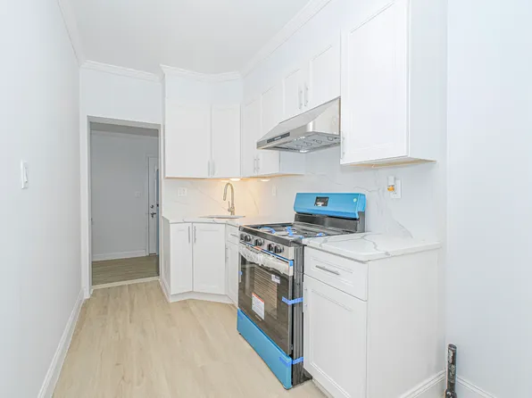 582 Bay Ridge Avenue image 9 of 41