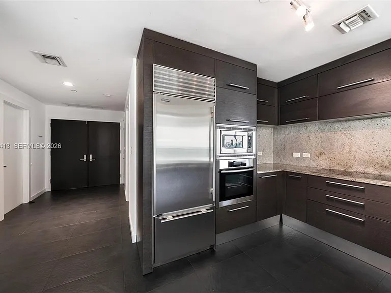 900 Biscayne Blvd — Photo 17