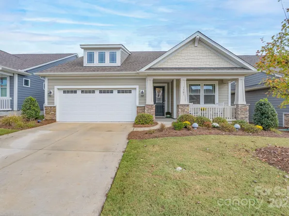 1501 Liberty Row Dr, Tega Cay, SC 29708