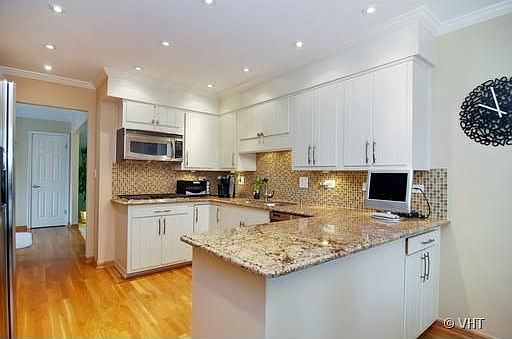 3rd image of 3819 Grace Ln