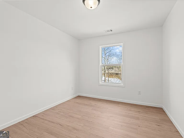 105 Carroll Cir — Photo 11