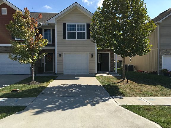 2nd image of 1517 NE Erin Ct #1517