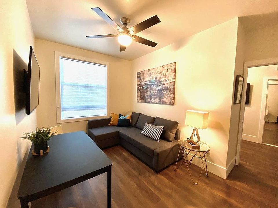 2nd image of 155 W Santa Clara St