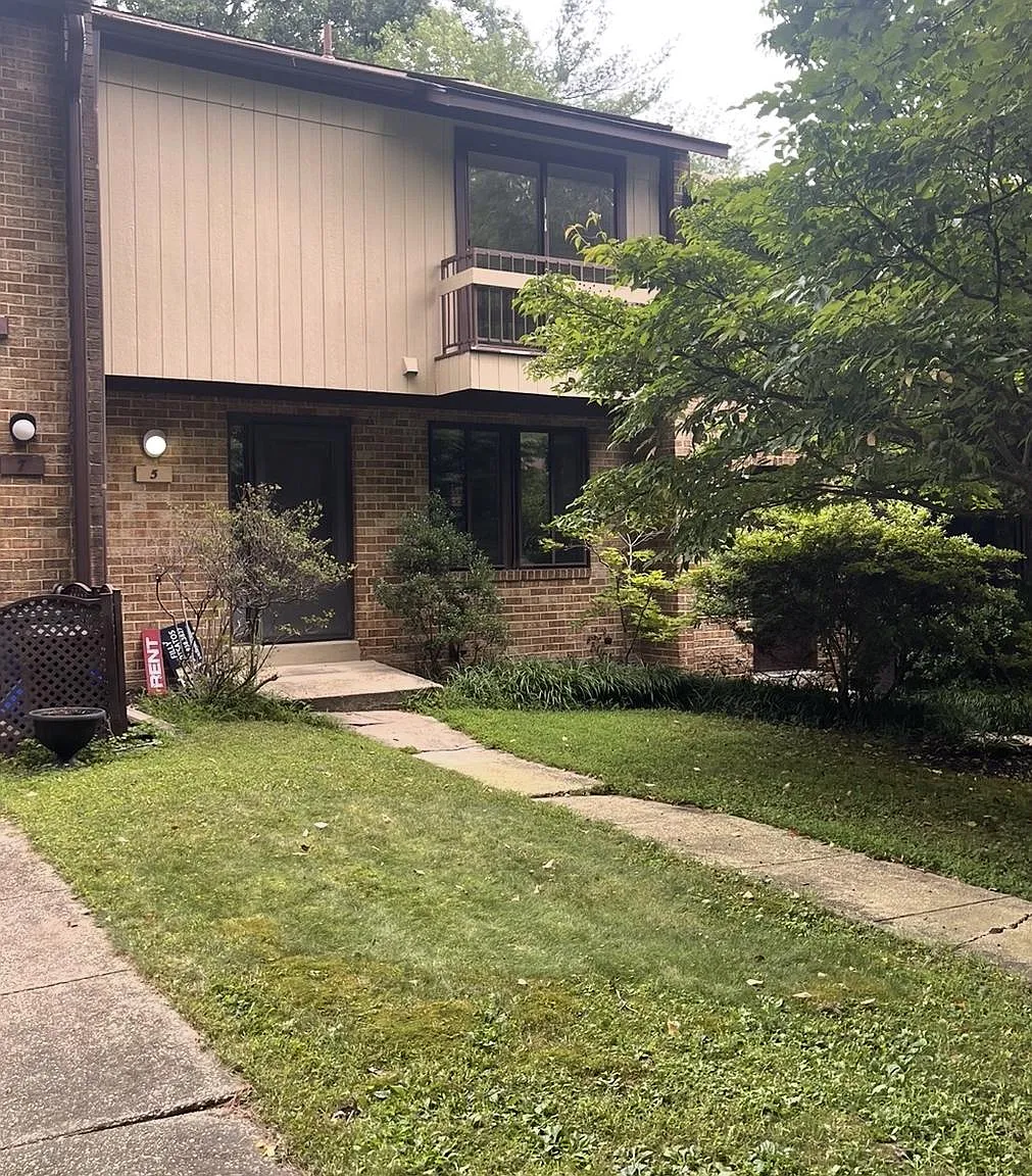 3 bed, 3.5 bath, 1240 sqft, $2,800 — Photo 1