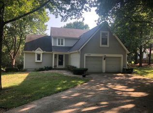 11538 Rosehill Rd, Overland Park, KS 66210