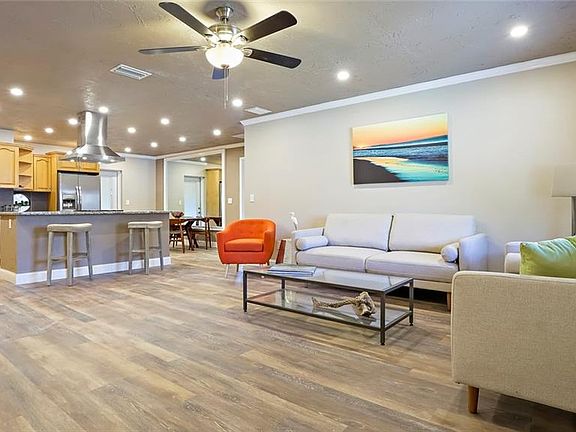 2nd image of 8022 Cottonwoode Dr