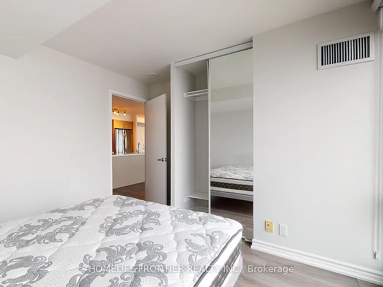 81 Navy Wharf Ct #1606 — Photo 12