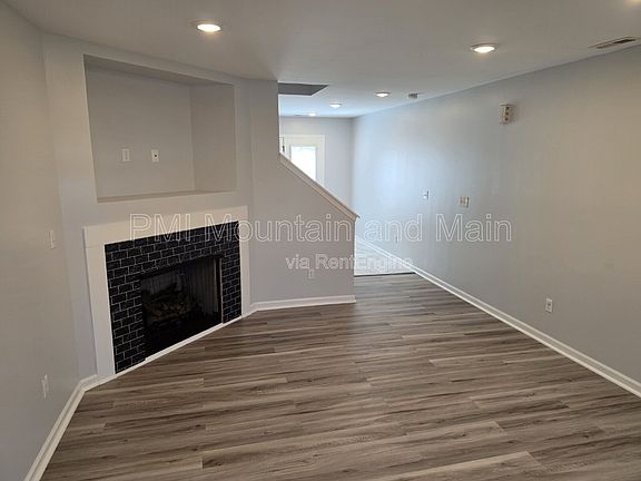 3rd image of 25 Barnett Shoals Dr