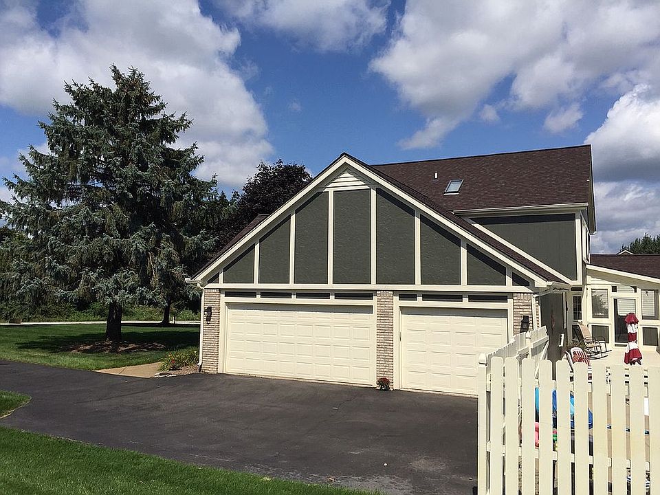 2nd image of 1550 Thorn Ridge Dr