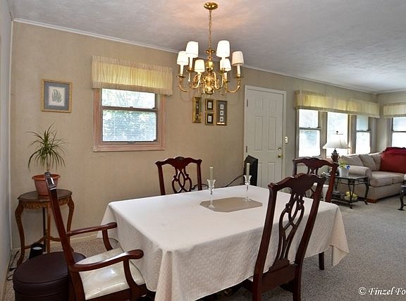 4th image of 772 N Stephen Dr