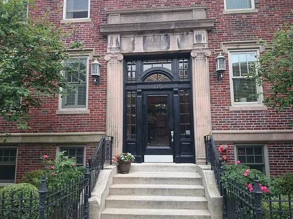 115 Sewall Ave APT 4, Brookline, MA 02446
