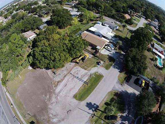 3rd image of 7511 Winchester Dr