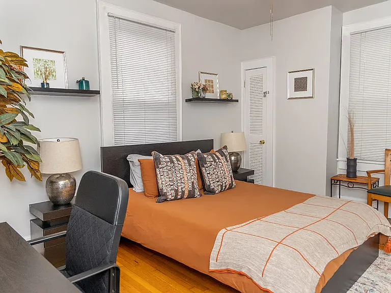 831 Gates Ave #B — Photo 6