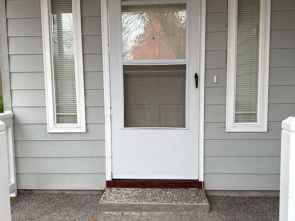 3rd image of 11418 NE 30th Cir