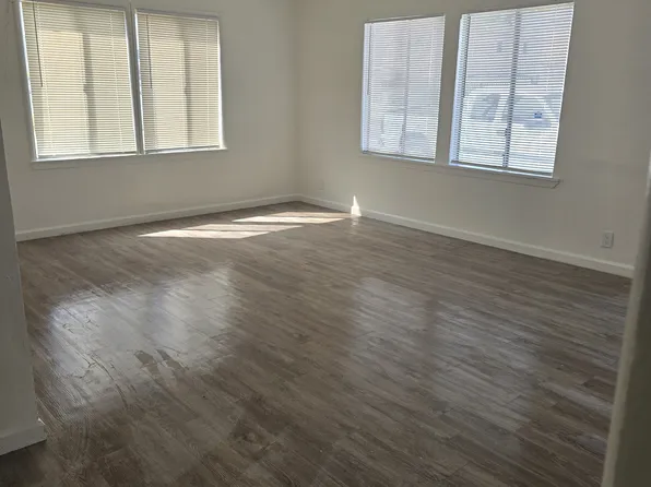 10210 S Main St, Los Angeles, CA 90003