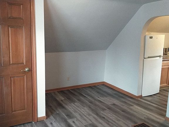 2nd image of 1539 E Mason St #3